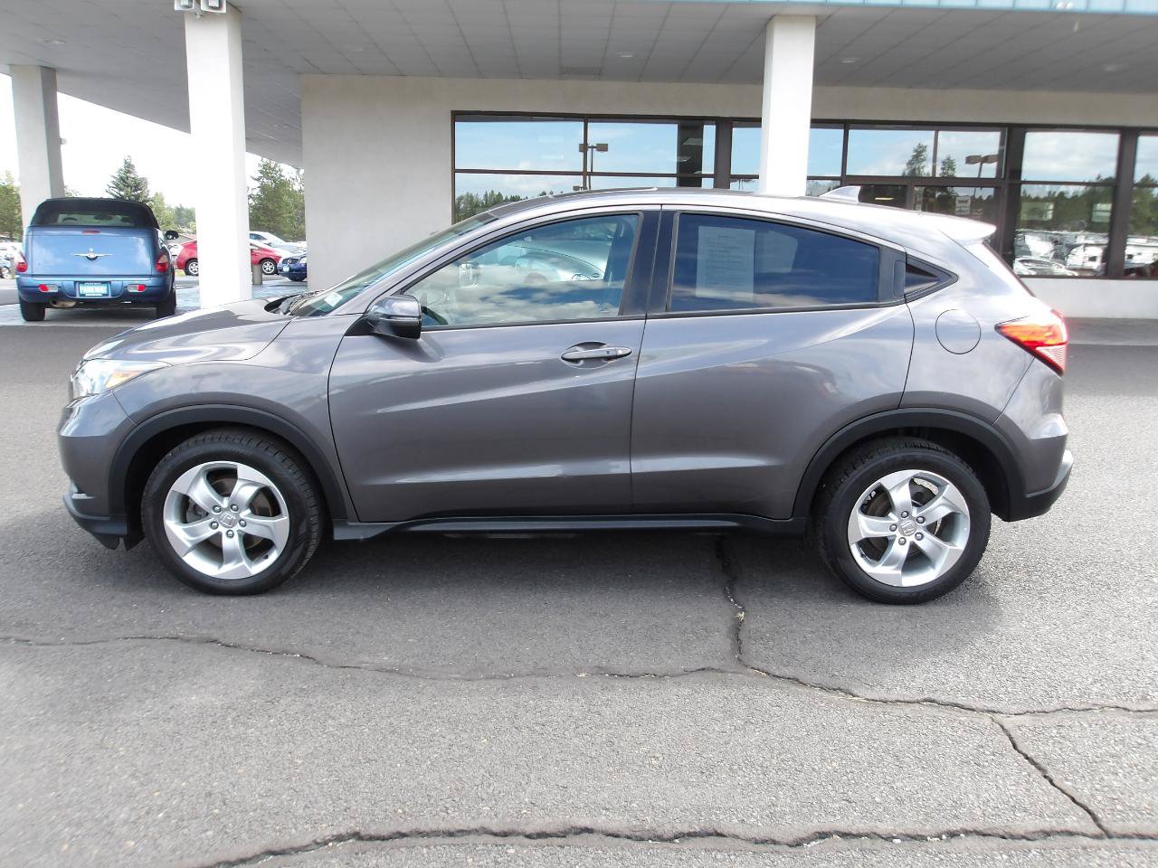 Used 2016 Honda HR-V EX image 2