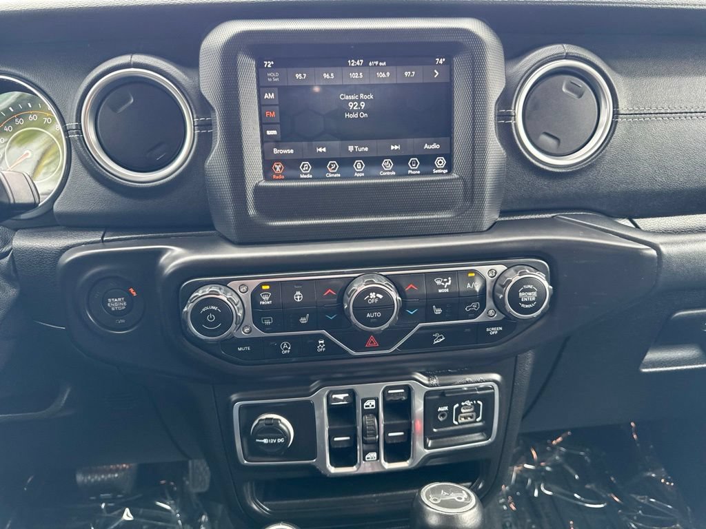 Used 2018 Jeep Wrangler Unlimited Sahara w/ Cold Weather Group AWD/4WD image 16