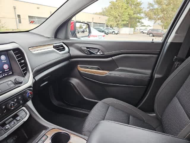 Used 2023 GMC Acadia SLE FWD image 11