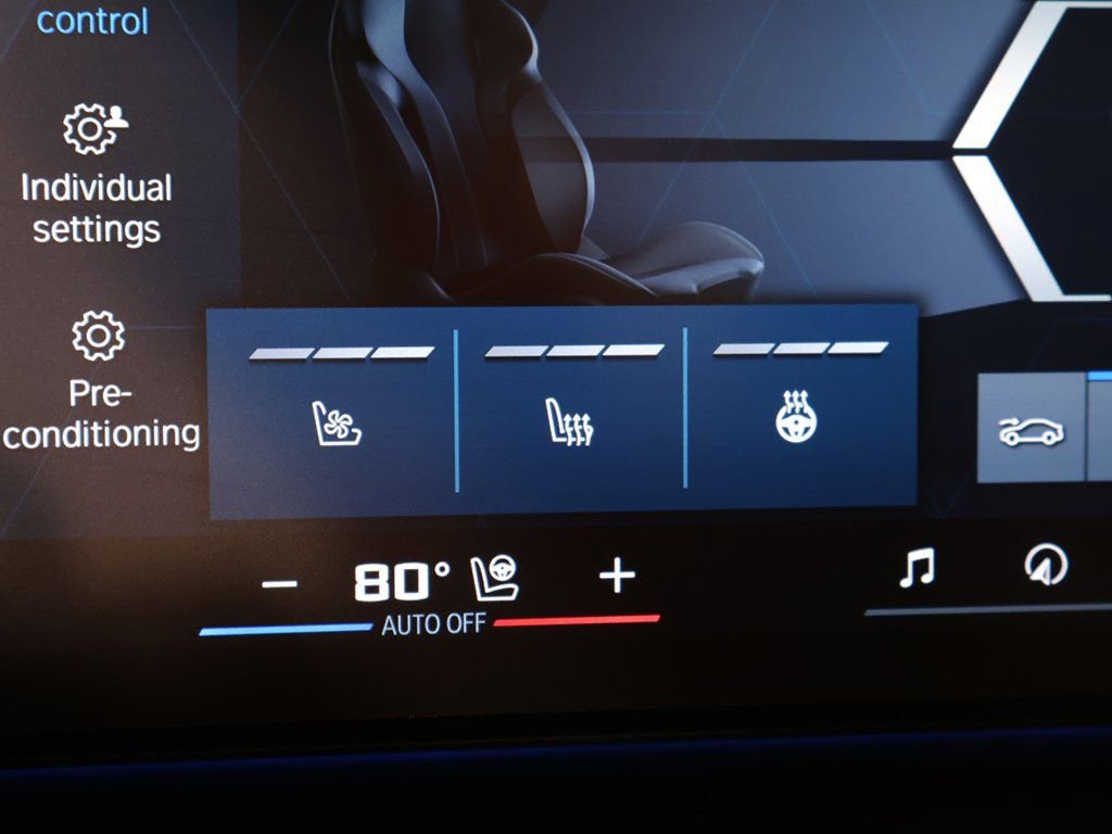 Used 2025 BMW M5 Touring image 55