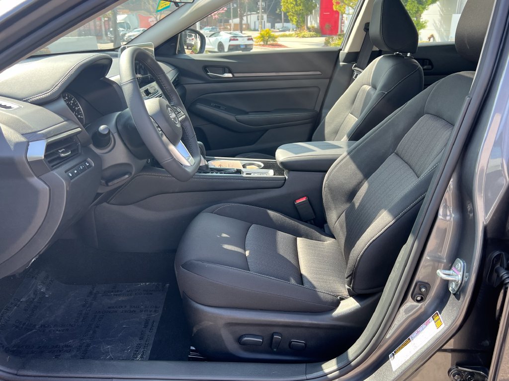 New 2026 Nissan Altima 2.5 SV FWD image 17