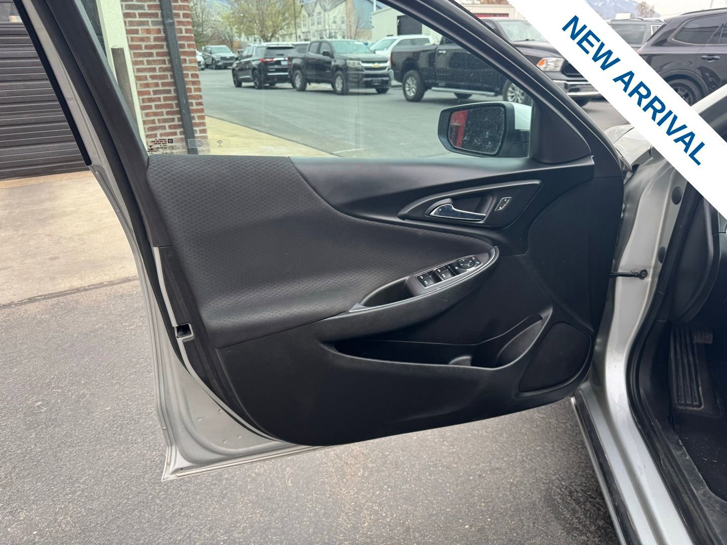 Used 2021 Chevrolet Malibu LT image 16