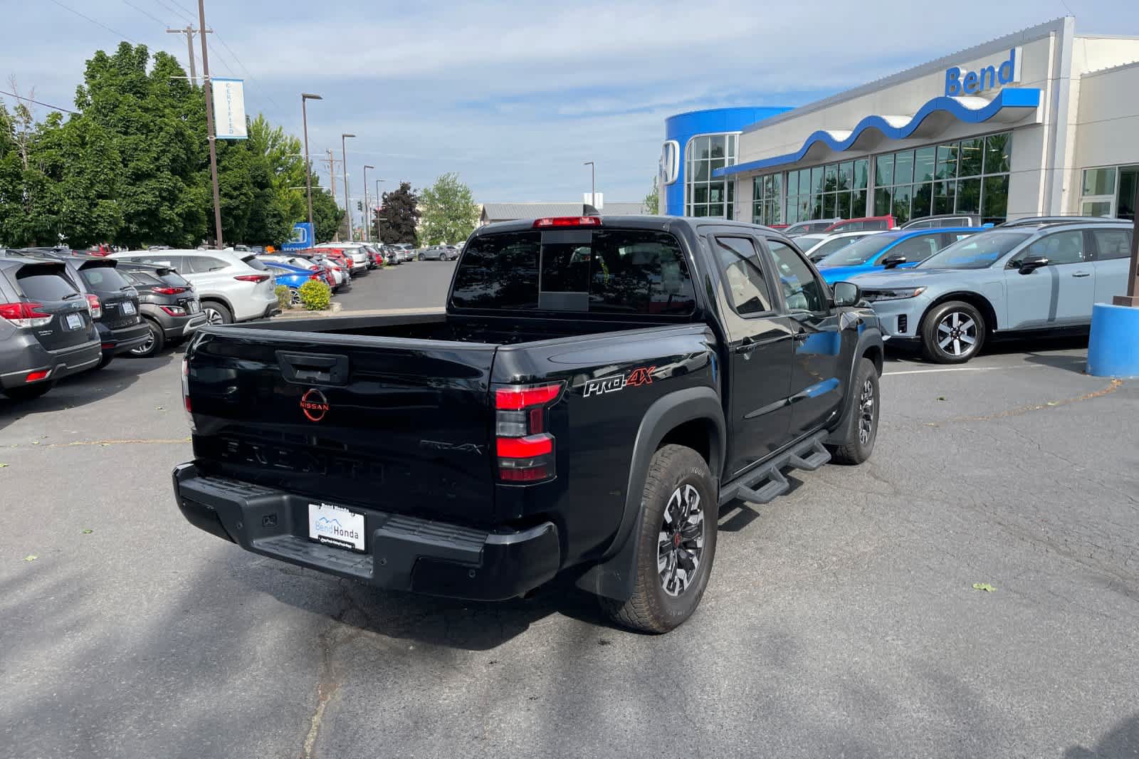 Used 2024 Nissan Frontier PRO-4X w/ Technology Package AWD/4WD image 5
