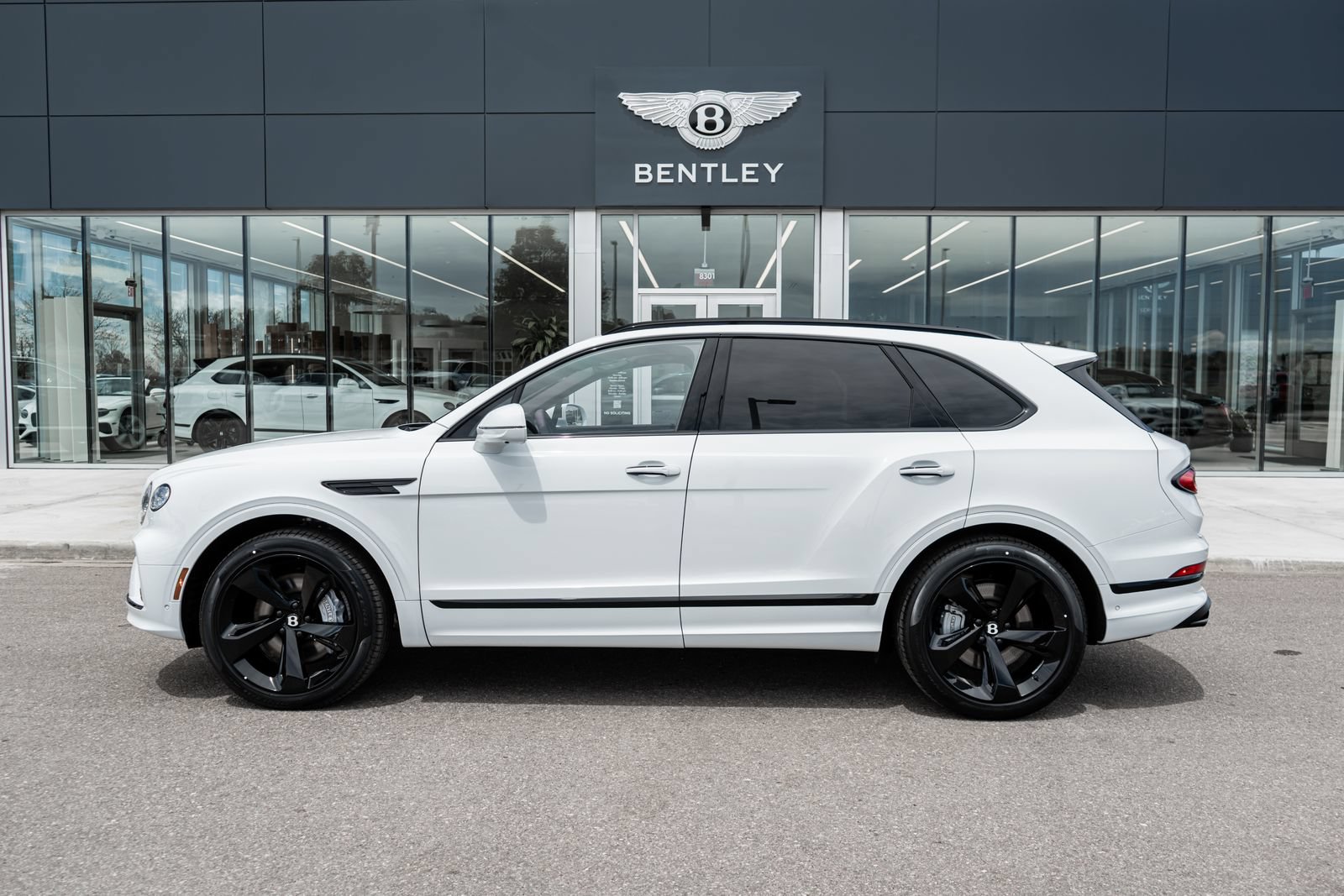 New 2026 Bentley Bentayga AWD/4WD image 5