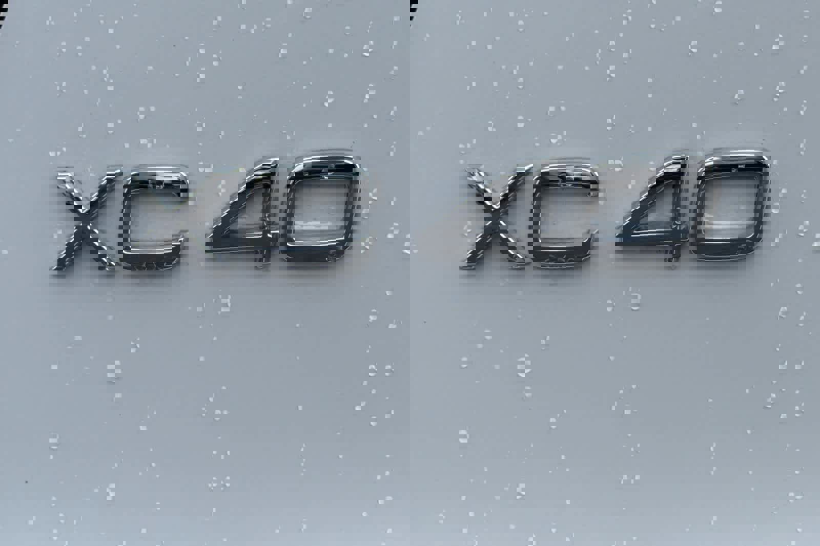 Used 2022 Volvo XC40 T5 Inscription w/ Climate Package image 12