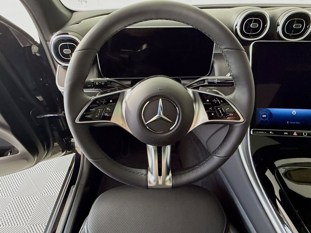 Used 2026 Mercedes-Benz GLC 300 4MATIC image 12