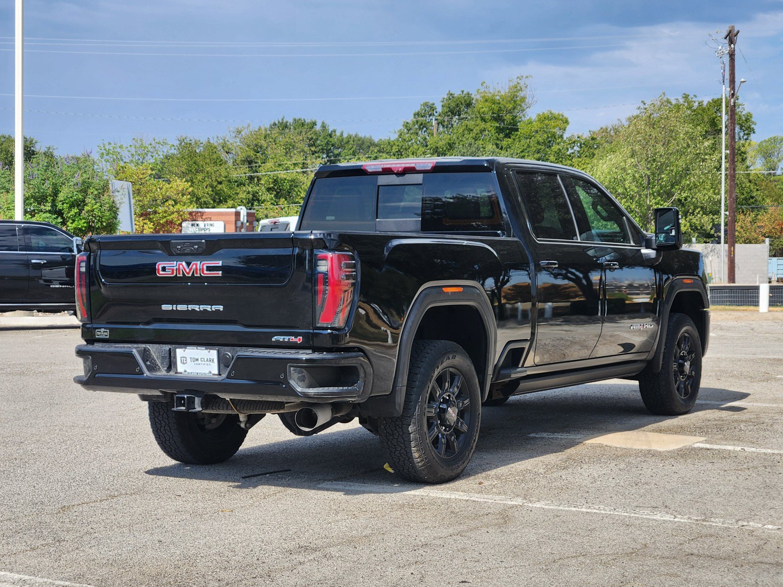 Used 2024 GMC Sierra 2500 AT4 w/ AT4 Premium Plus Package AWD/4WD image 5
