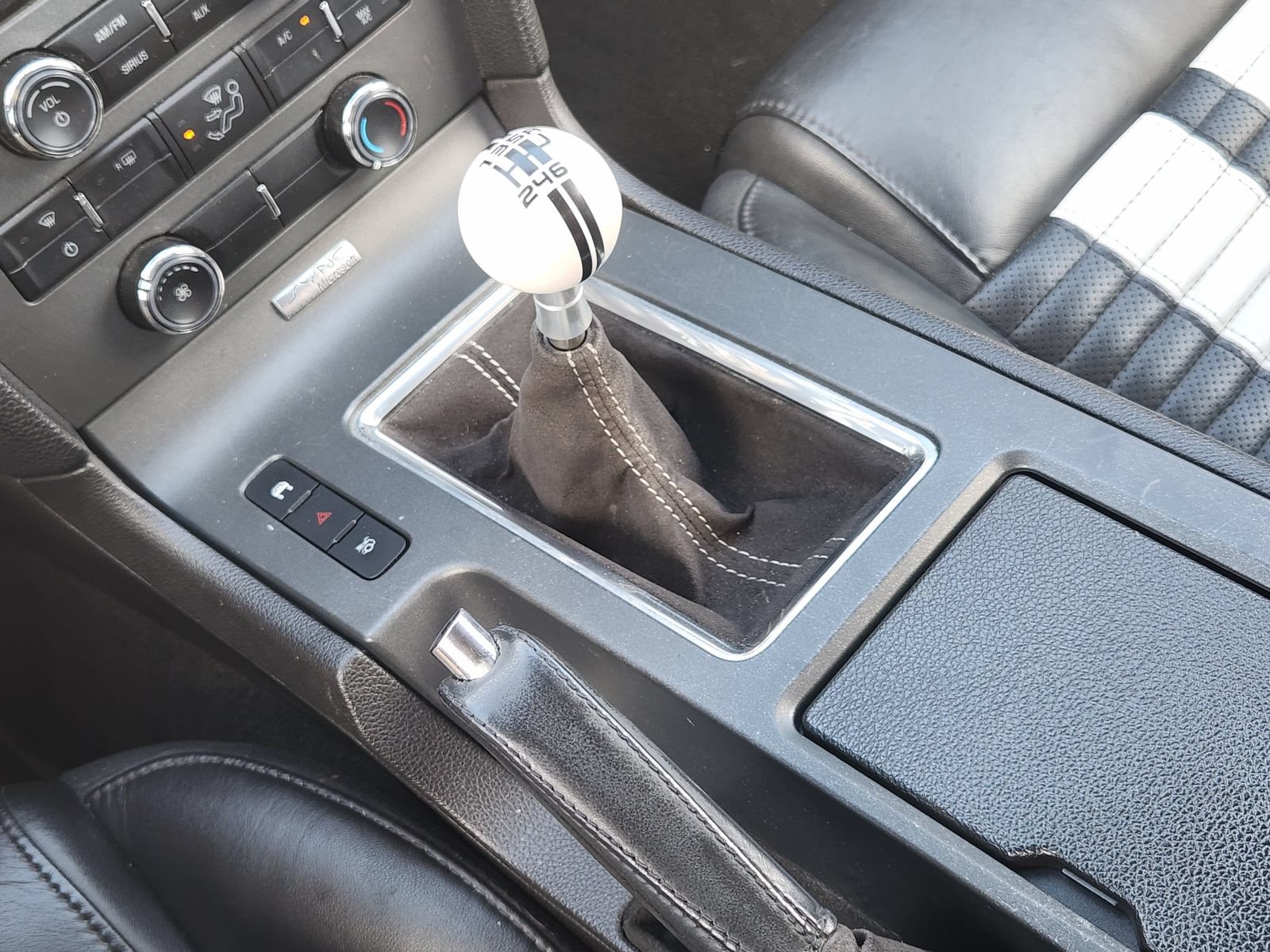 Used 2010 Ford Mustang Shelby GT500 RWD image 24