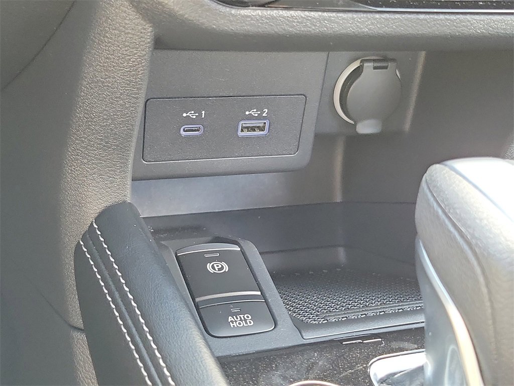 Used 2024 Nissan Kicks SR w/ SR Premium Package image 29