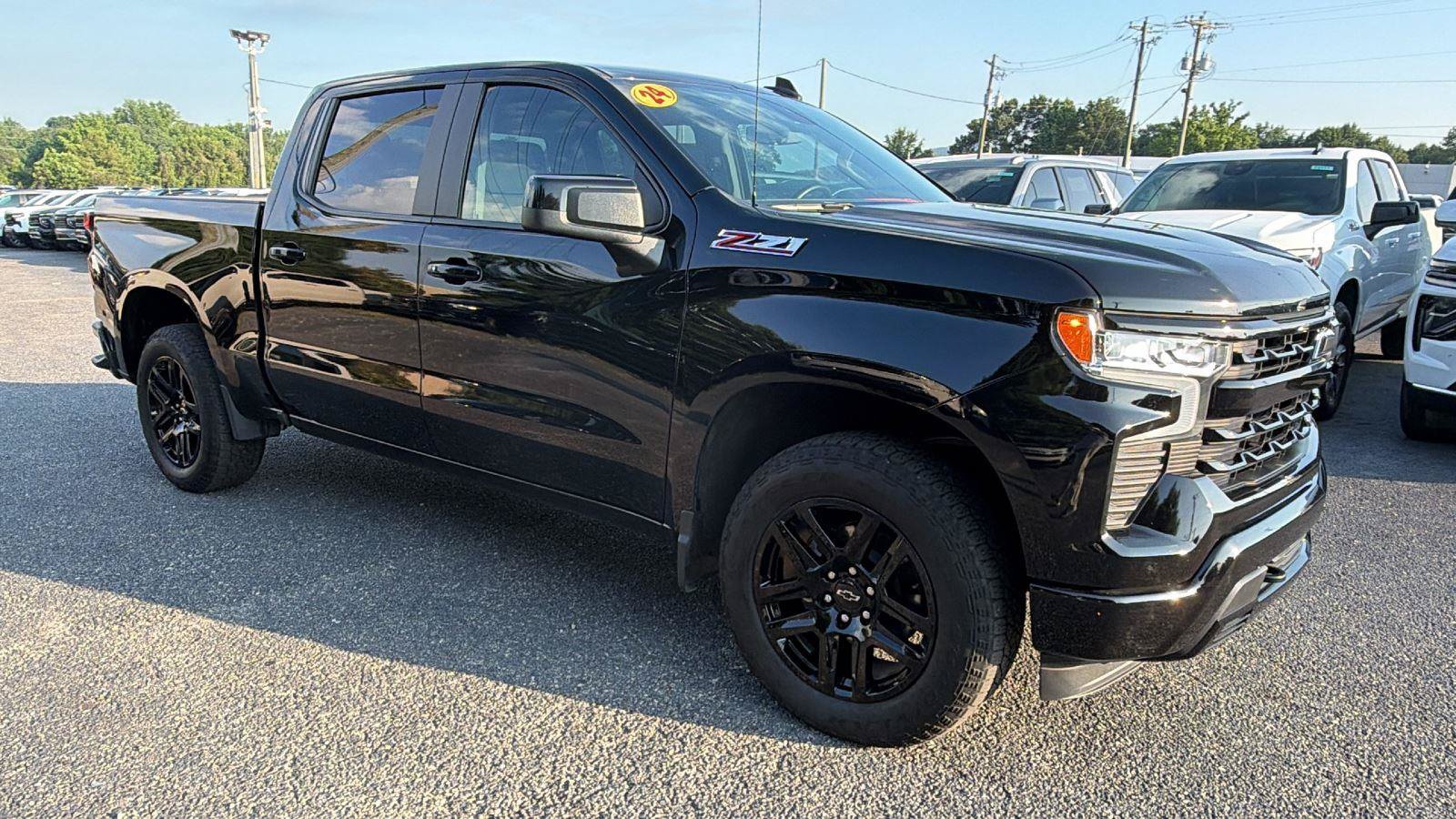 Used 2024 Chevrolet Silverado 1500 RST w/ Z71 Off-Road Package AWD/4WD image 3