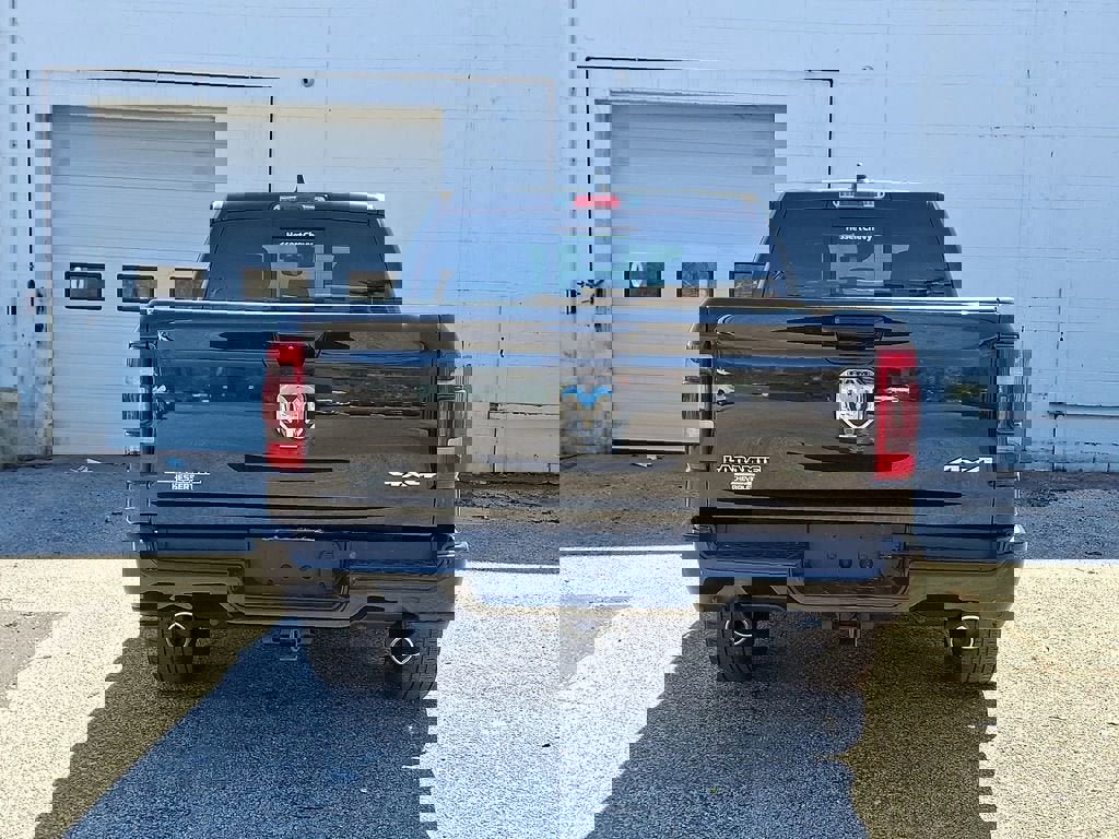 Used 2022 RAM 1500 Laramie w/ Sport Appearance Package image 8