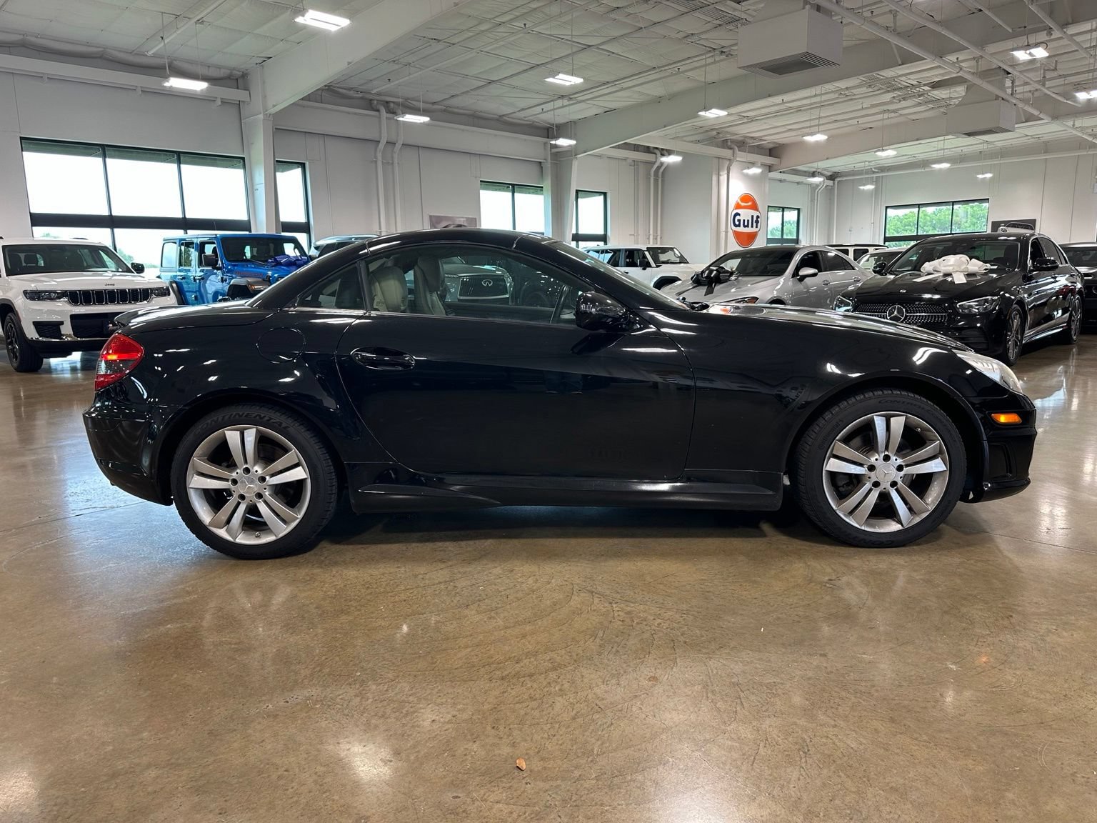 Used 2011 Mercedes-Benz SLK 300 image 9