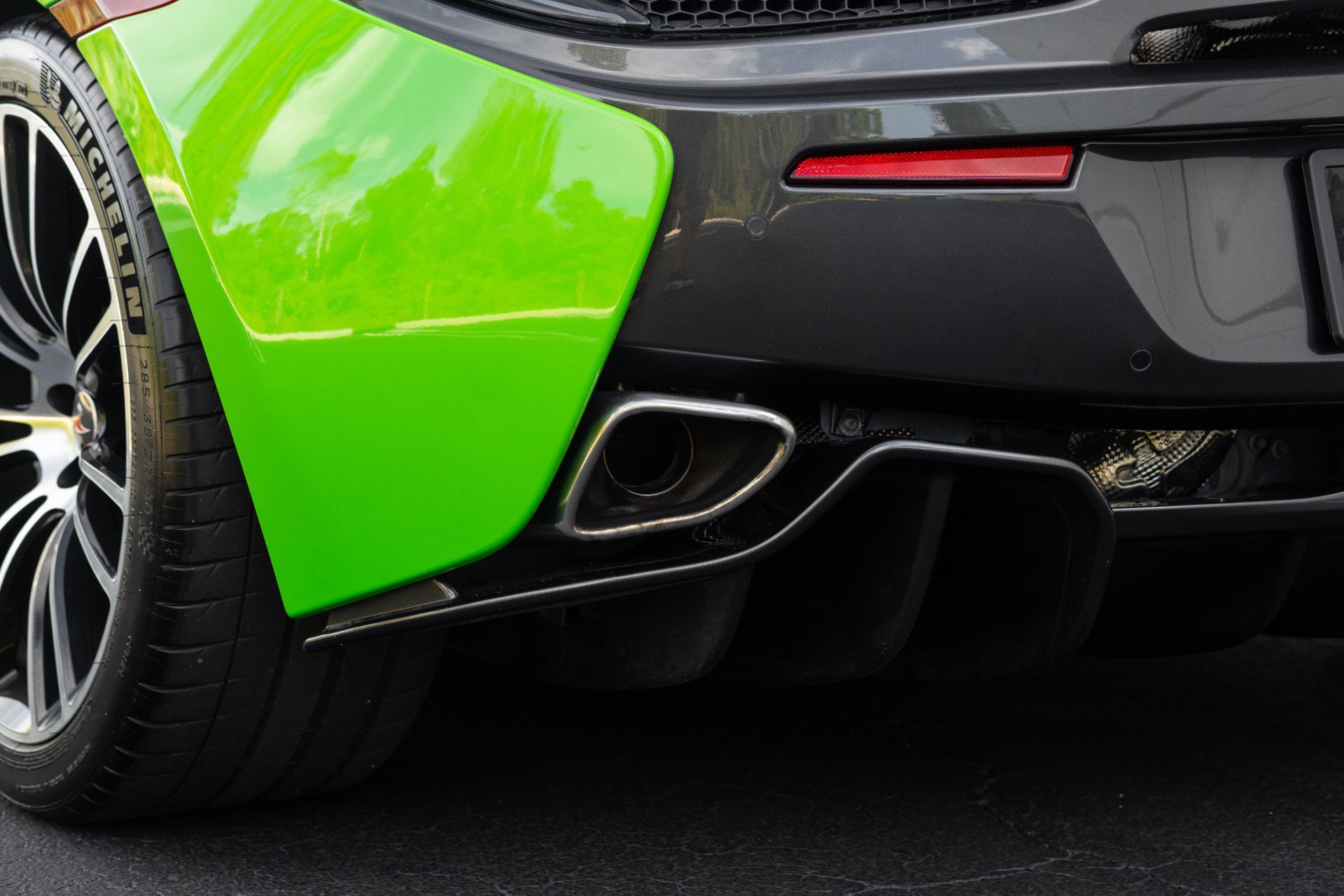 Used 2018 McLaren 570S Spider RWD image 31