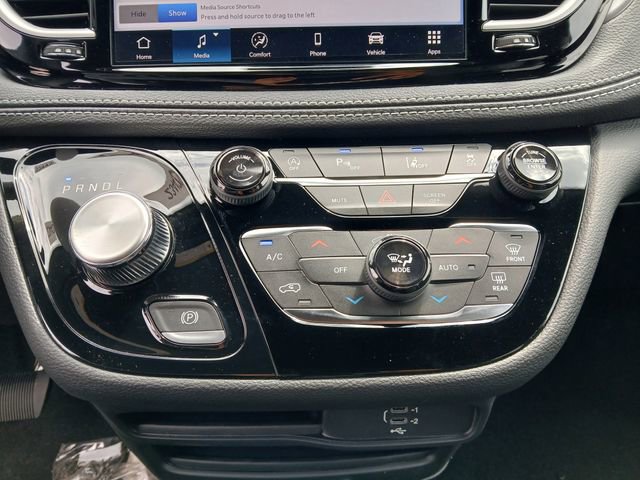 New 2026 Chrysler Pacifica Select w/ S Appearance Package FWD image 23