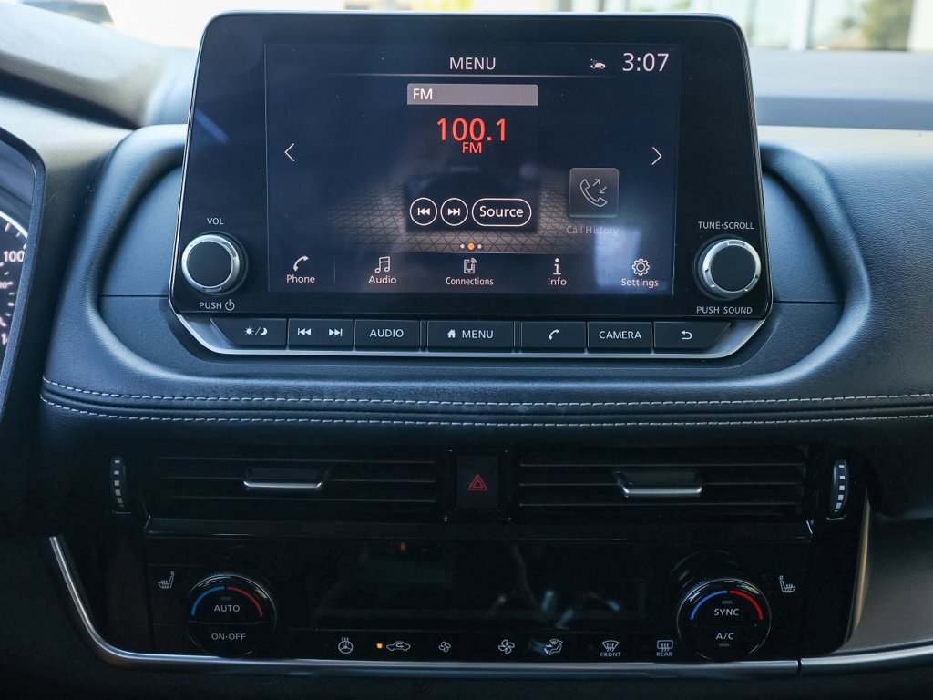 Used 2023 Nissan Rogue SV w/ SV Premium Package image 29