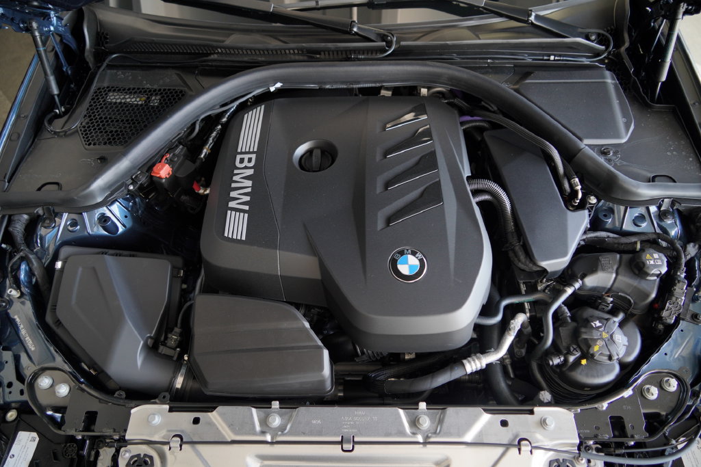 New 2026 BMW 330i xDrive Sedan w/ M Sport Package AWD/4WD image 21