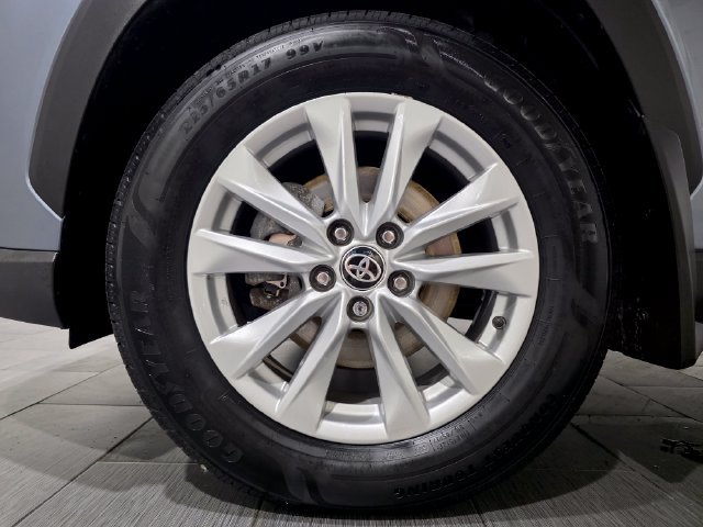 Used 2024 Toyota Corolla Cross LE AWD/4WD image 22