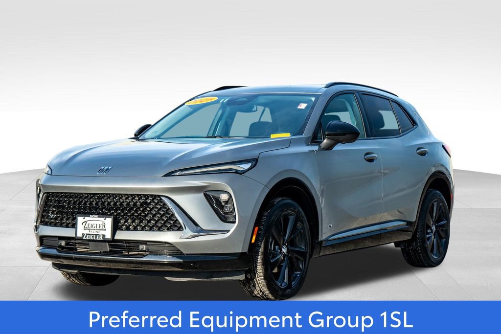 Used 2025 Buick Envision Sport Touring image 3