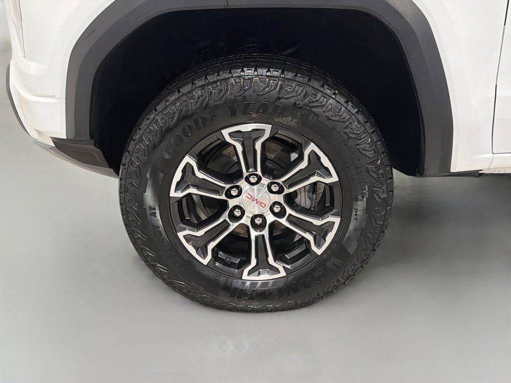 Used 2025 GMC Canyon AT4 w/ Technology Plus Package AWD/4WD image 35