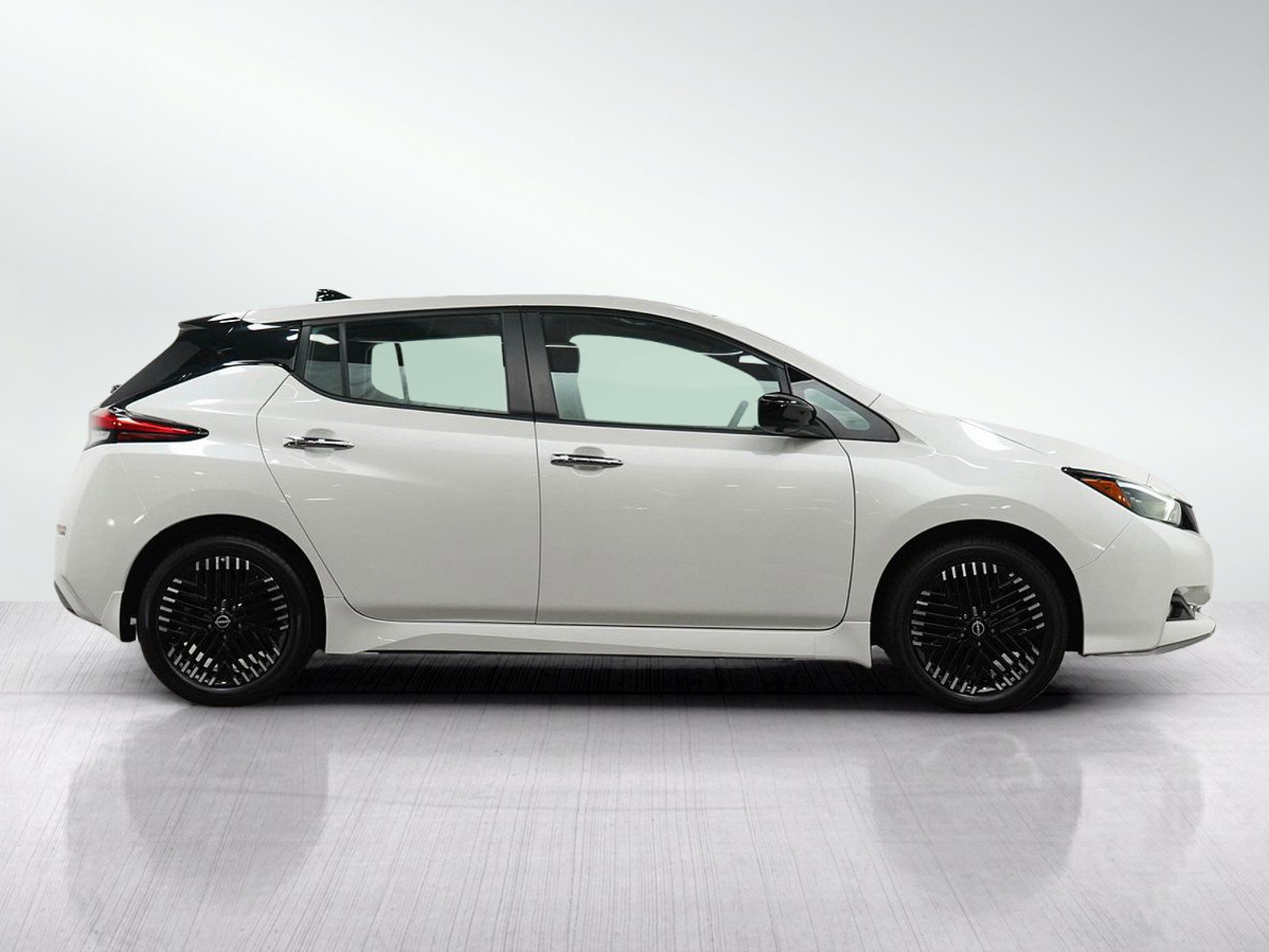 Used 2024 Nissan Leaf SV Plus FWD image 7