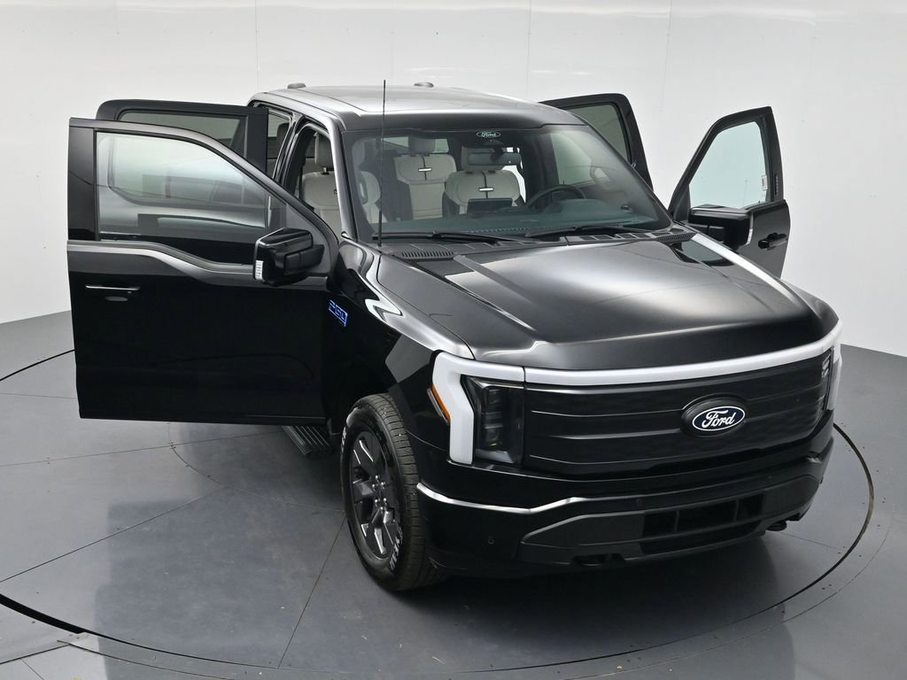 Used 2024 Ford F150 Lightning Platinum AWD/4WD image 50