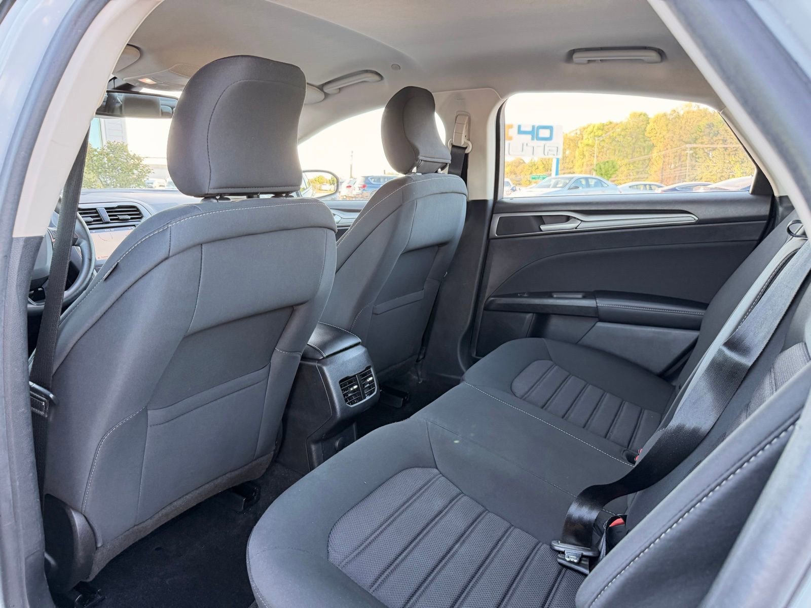 Used 2019 Ford Fusion SE image 14