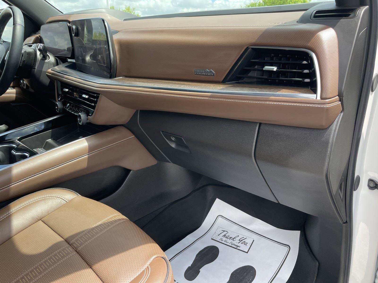 Used 2025 Chevrolet Tahoe High Country image 34