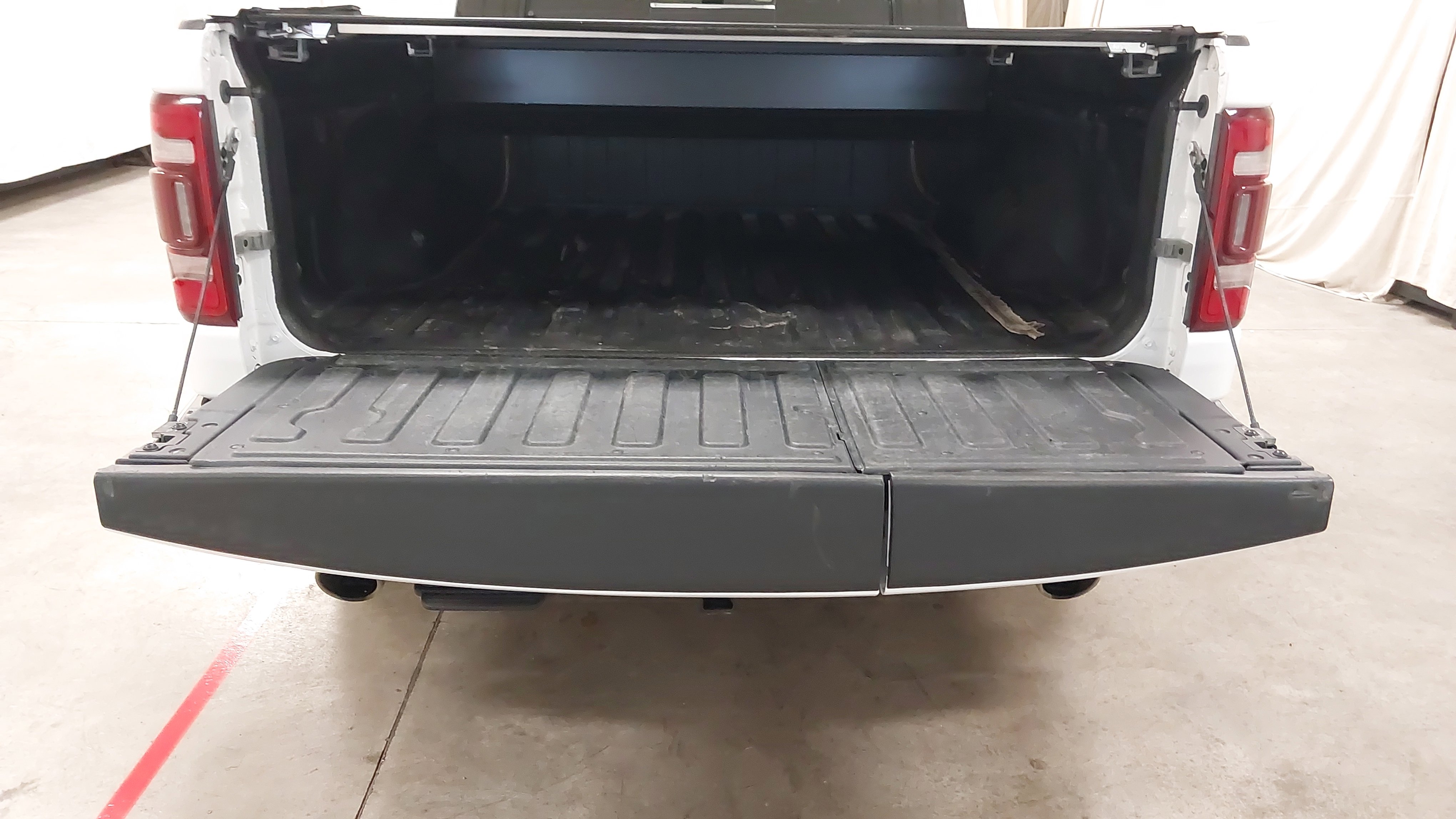 Used 2023 RAM 1500 Limited image 27