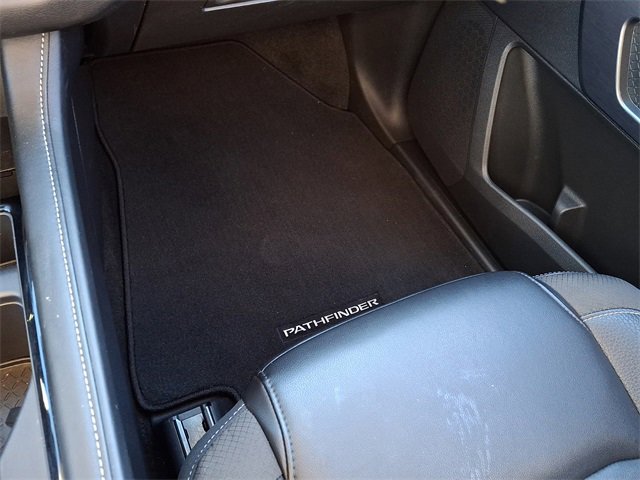 Used 2023 Nissan Pathfinder SL w/ SL Premium Package image 31