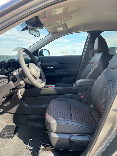 New 2026 Nissan Kicks SR image 9