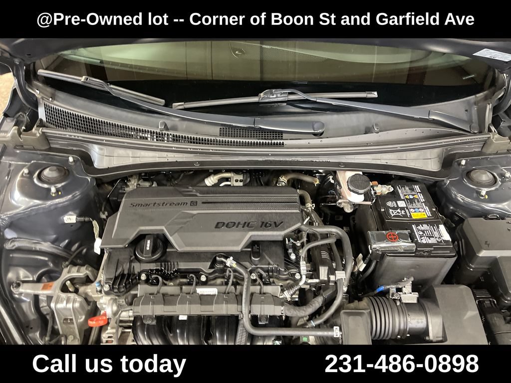 Used 2022 Hyundai Elantra SEL w/ Convenience Package FWD image 10