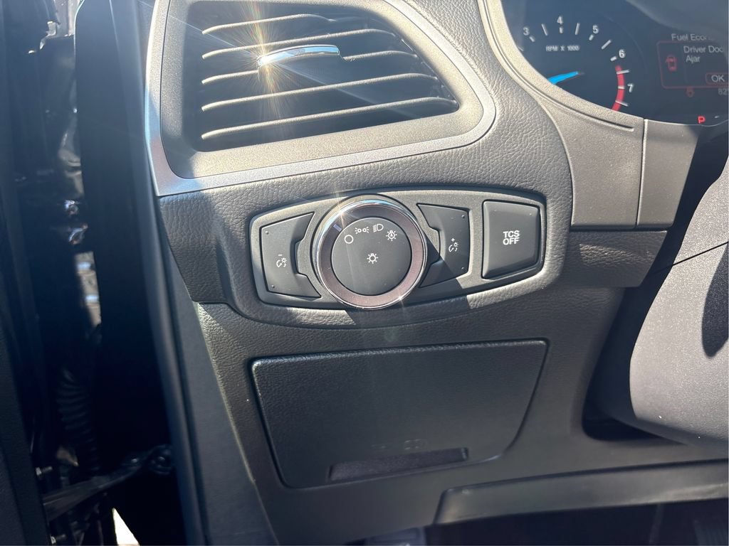 Used 2020 Ford Edge SE FWD image 17