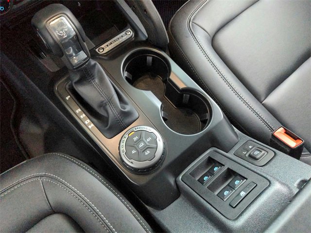 Used 2025 Ford Bronco Badlands image 30