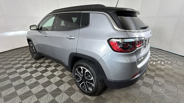 Used 2024 Jeep Compass Limited AWD/4WD image 5