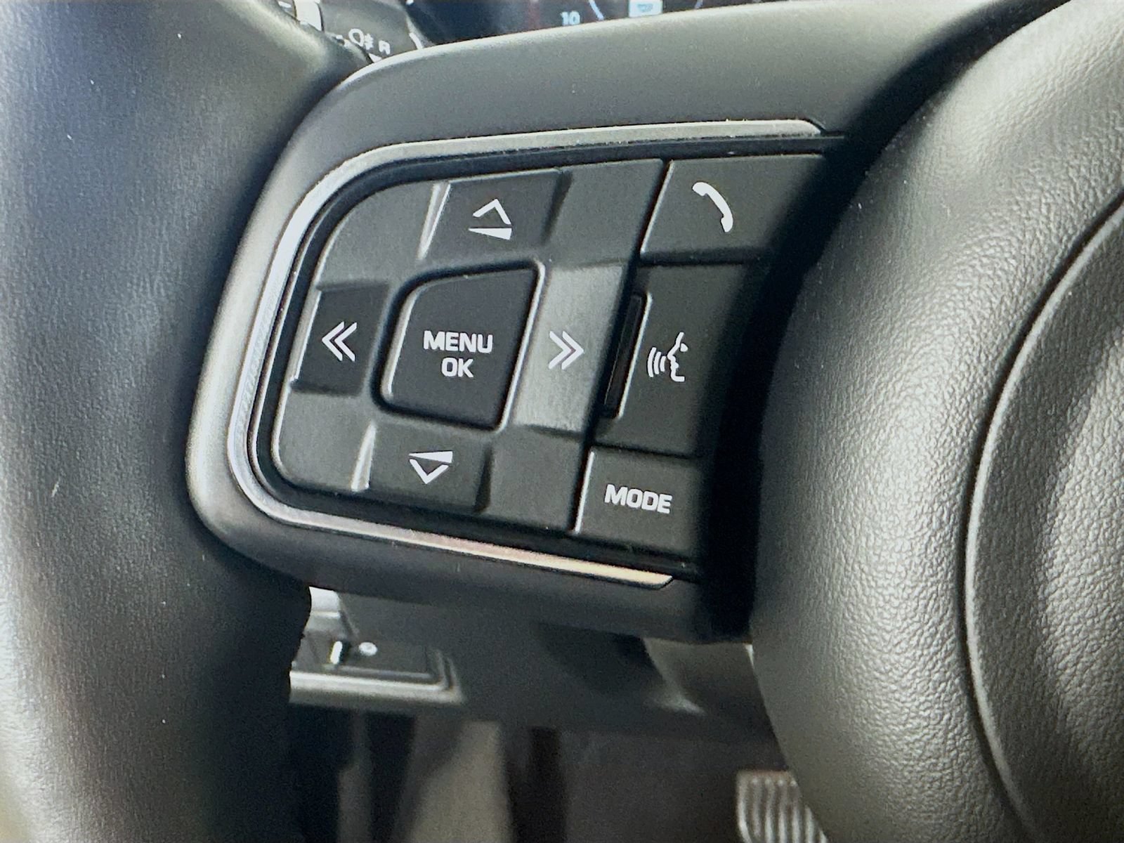 Used 2018 Jaguar E-PACE SE AWD/4WD image 18