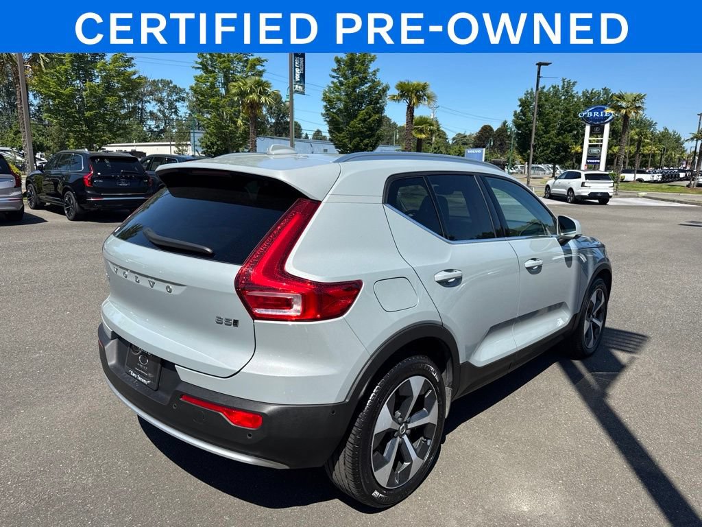Certified 2025 Volvo XC40 B5 Plus AWD/4WD image 7
