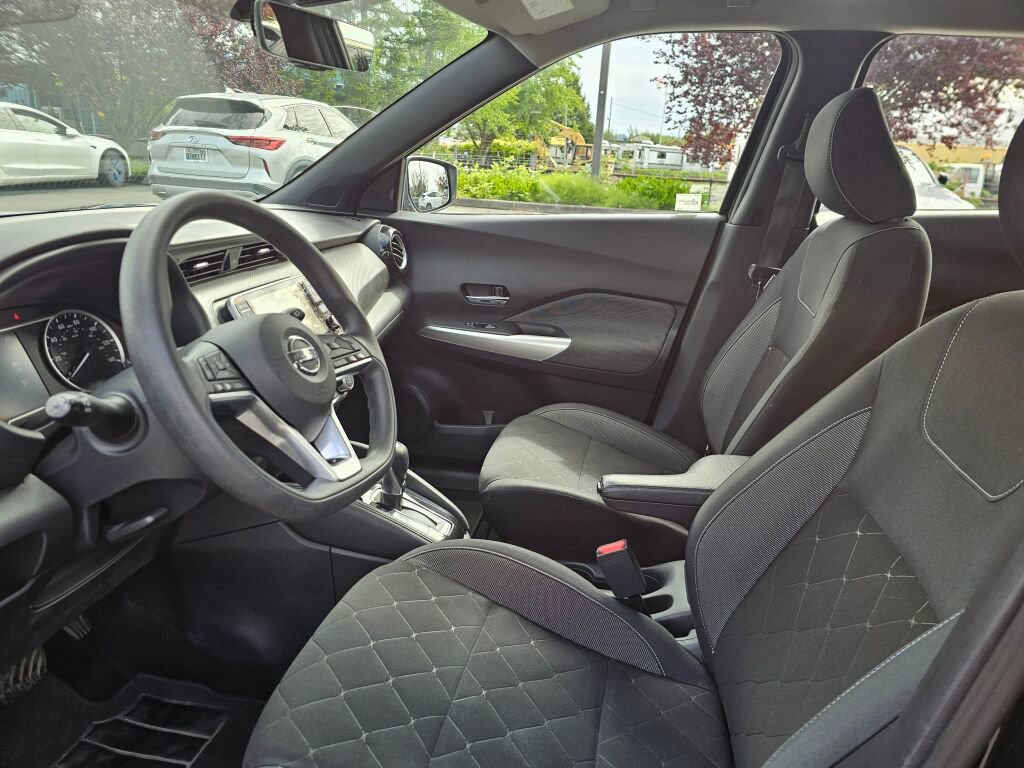 Used 2020 Nissan Kicks SV w/ Exterior Package FWD image 24