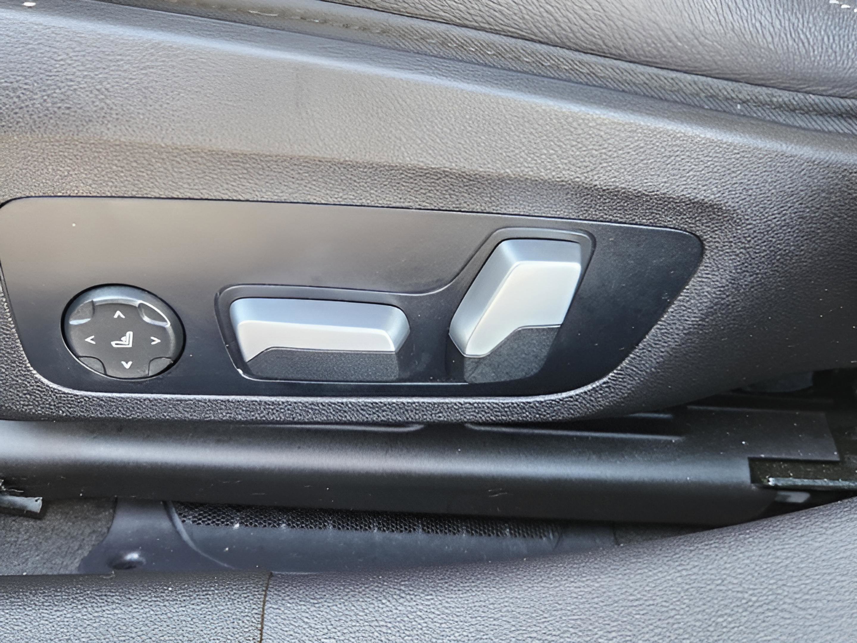 Certified 2023 BMW 330i 330i w/ Driving Assistance Package image 9