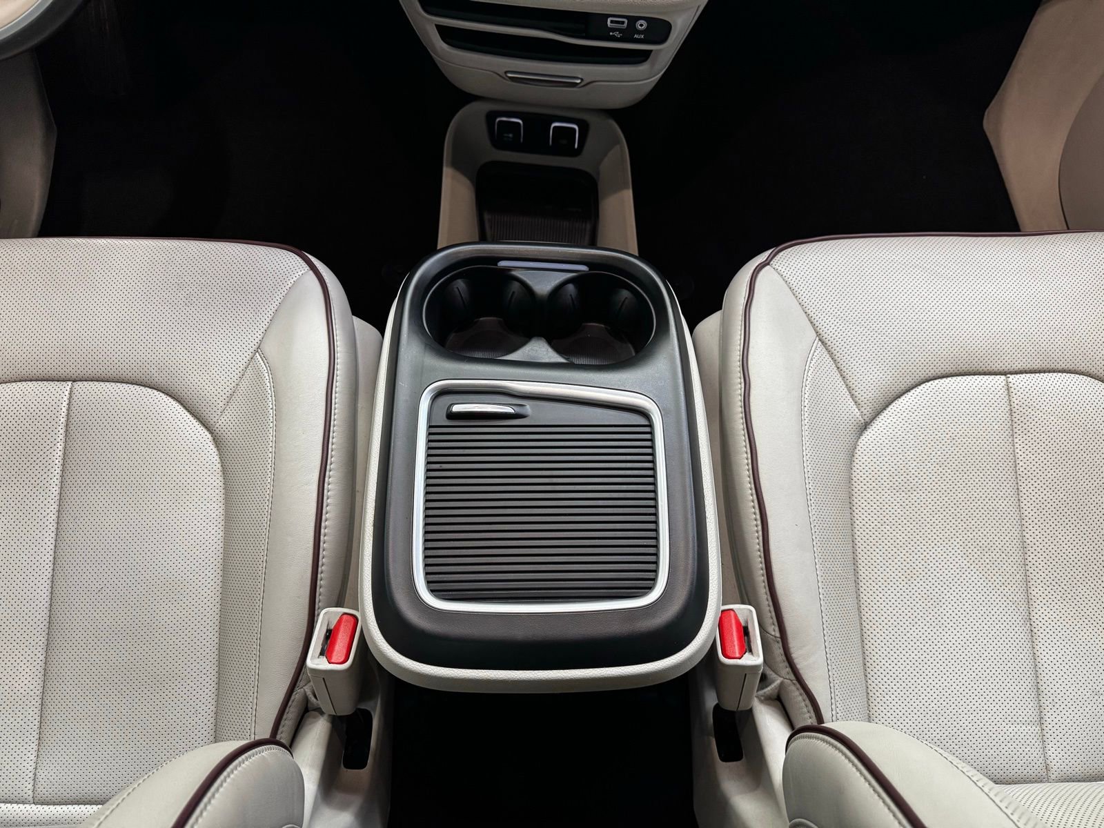 Used 2020 Chrysler Pacifica Limited image 26