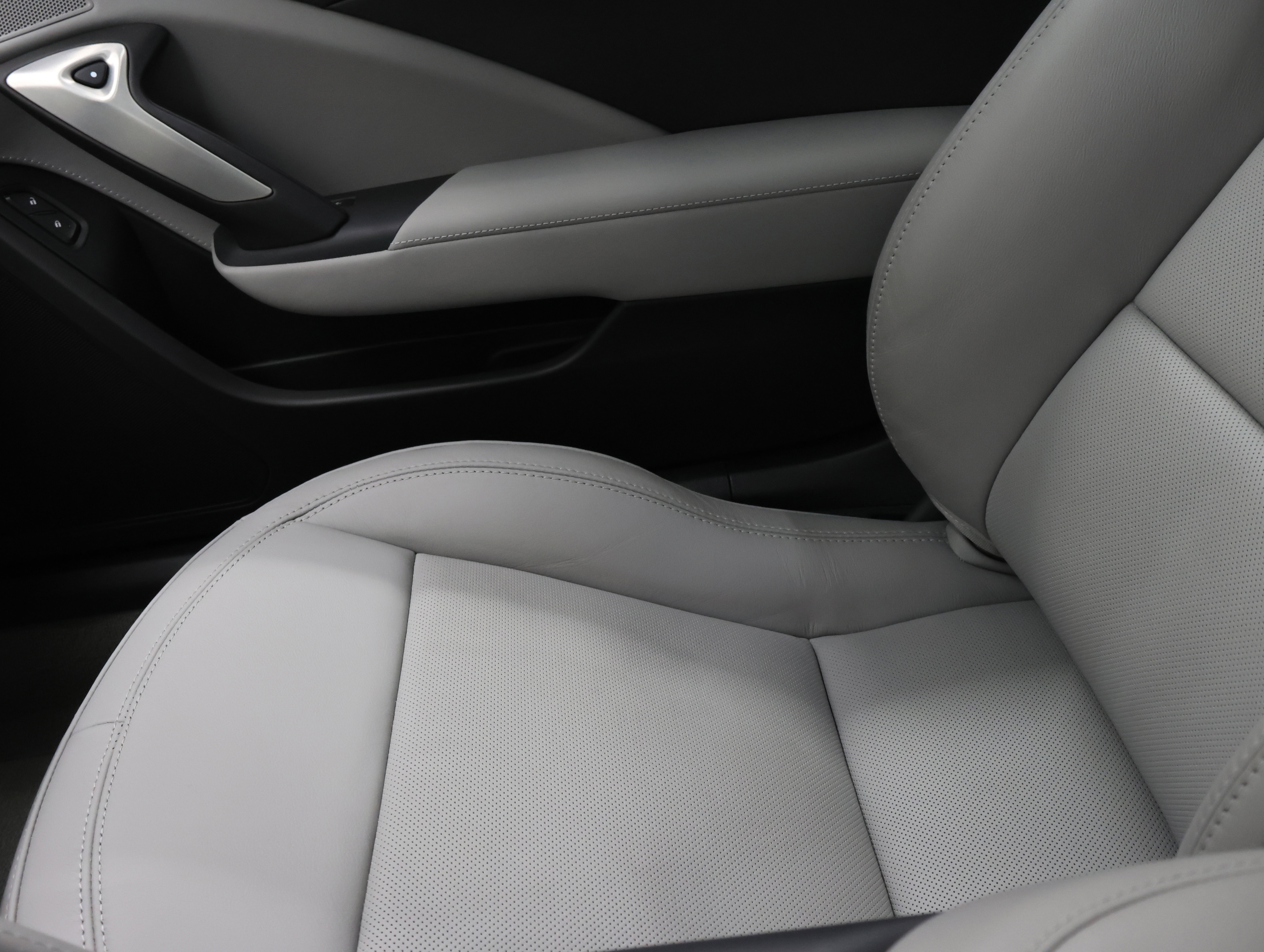 Used 2016 Chevrolet Corvette Stingray Coupe w/ 3LT Preferred Equipment Group image 11