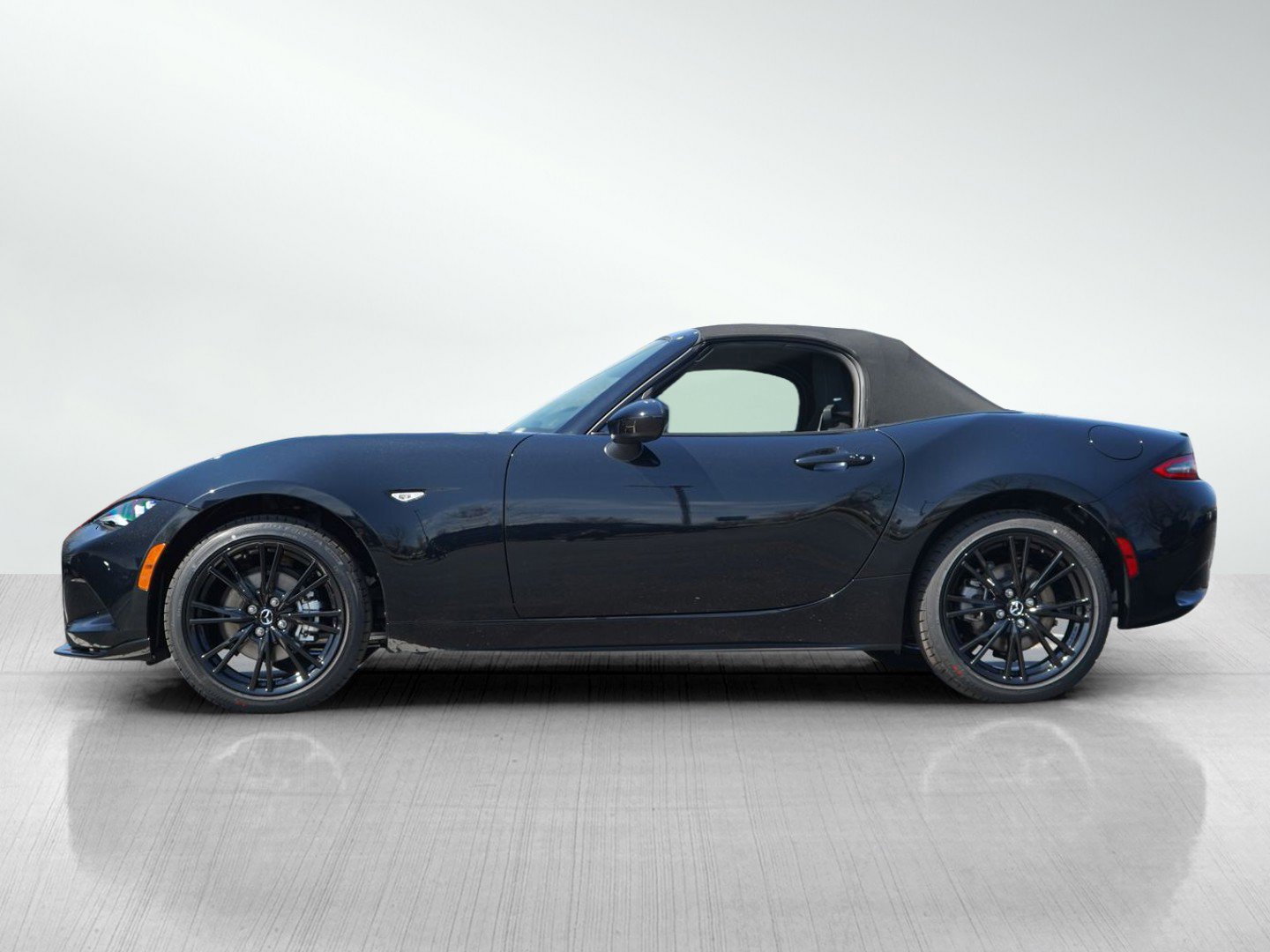 New 2026 MAZDA MX-5 Miata Club w/ Weather Package RWD image 3