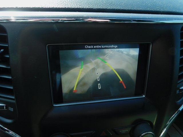 Used 2019 Jeep Grand Cherokee Laredo image 20