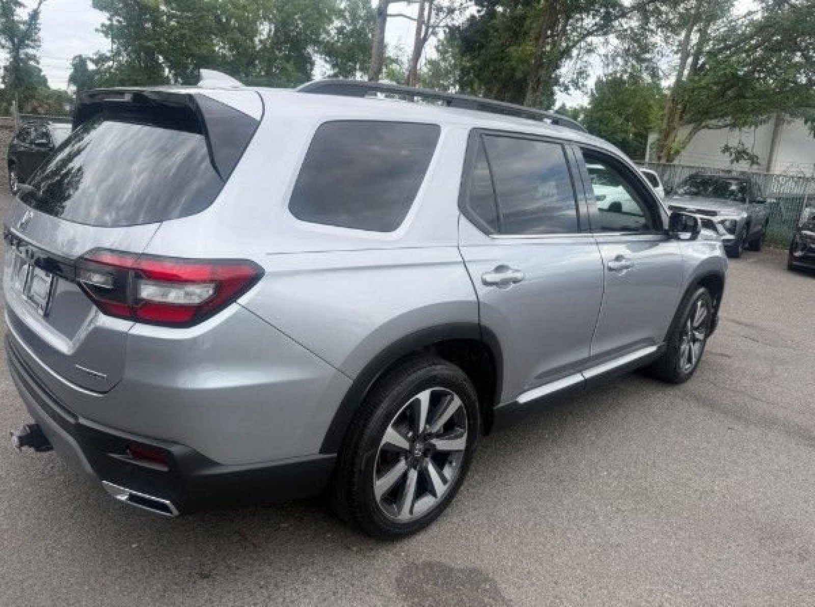 Used 2024 Honda Pilot Touring image 14