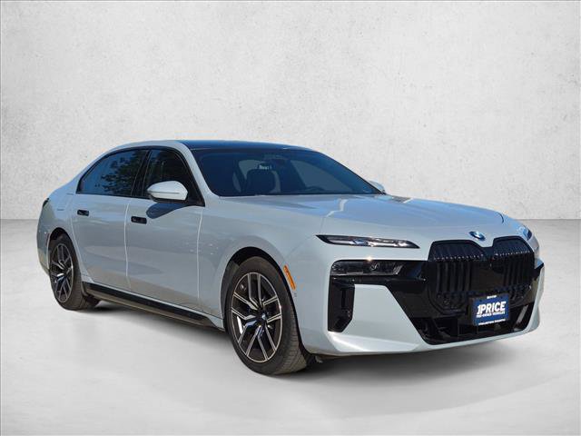 Used 2023 BMW i7 xDrive60 w/ Executive Package 2 AWD/4WD image 3