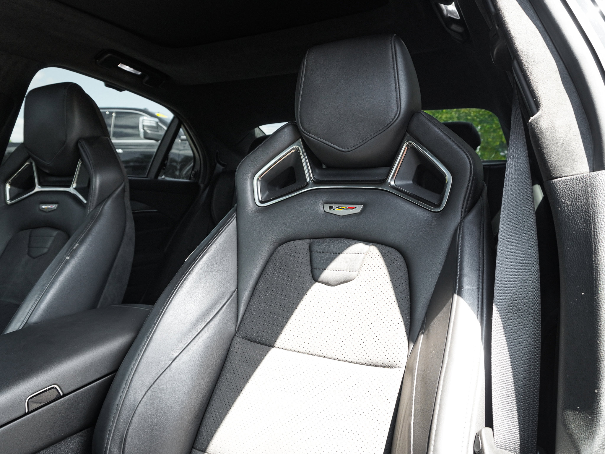 Used 2019 Cadillac CTS V w/ Carbon Fibre Package RWD image 15