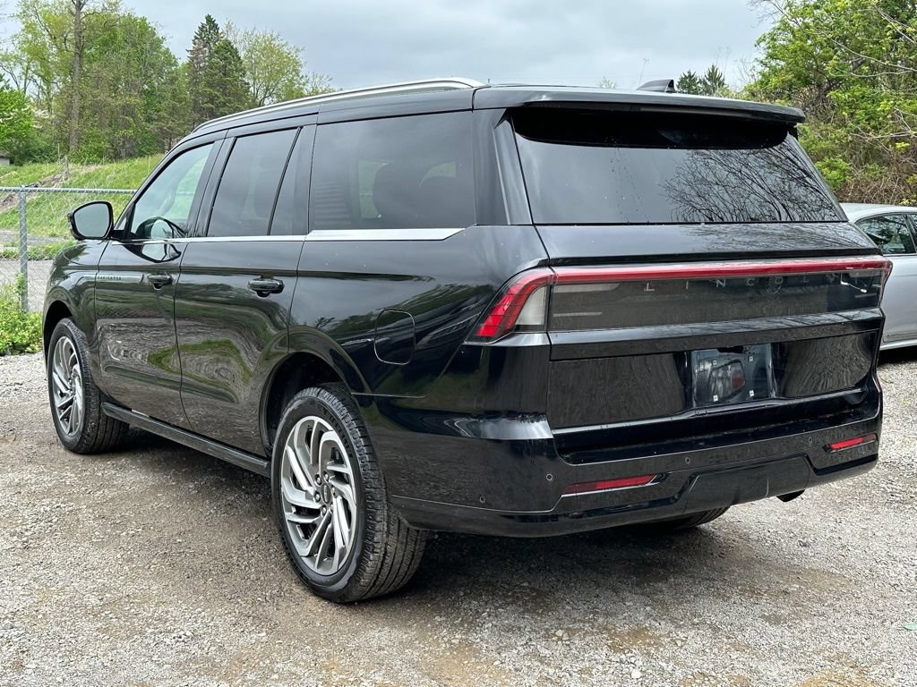 New 2025 Lincoln Navigator Reserve AWD/4WD image 29