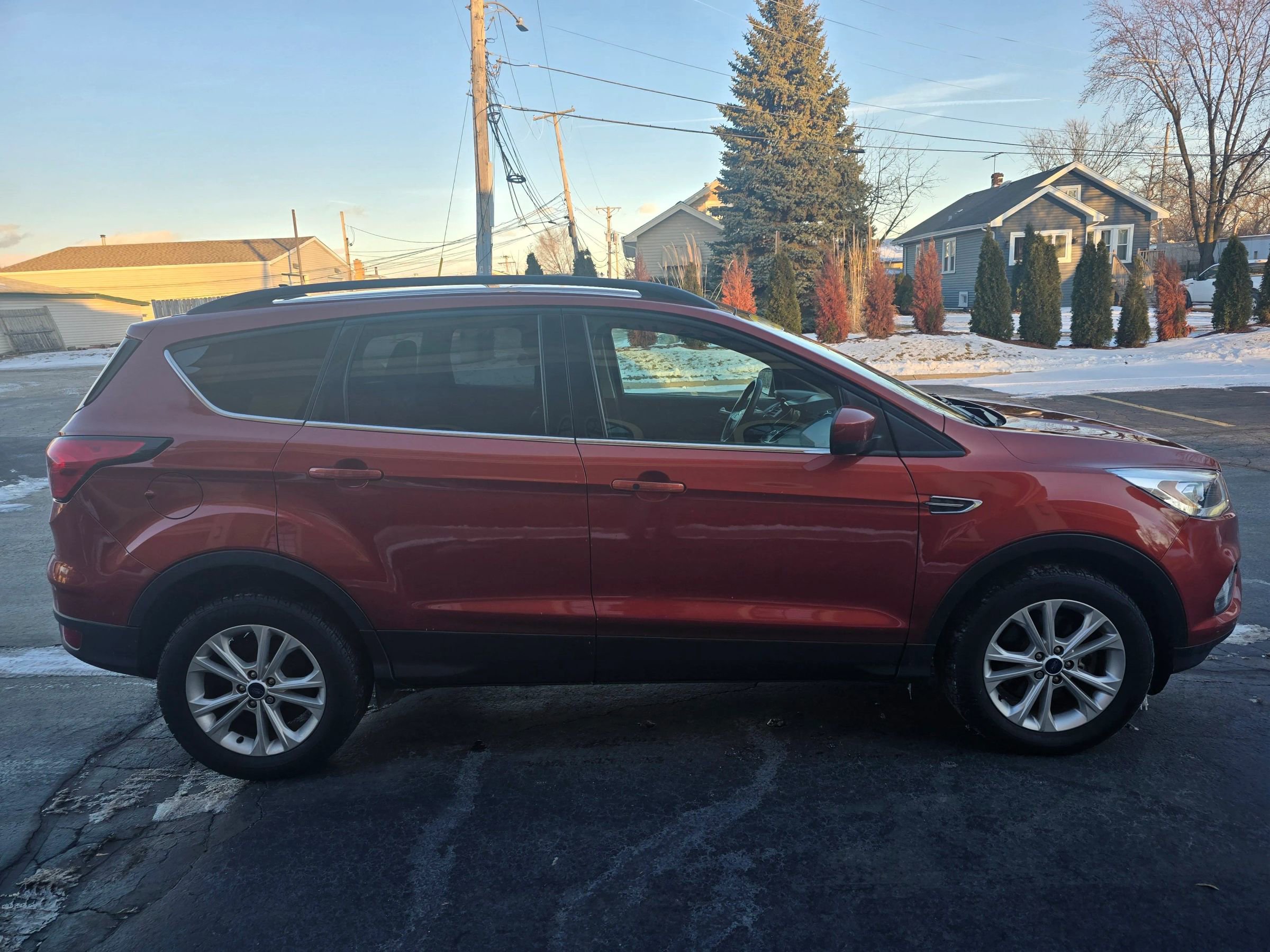 Used 2019 Ford Escape SEL image 19