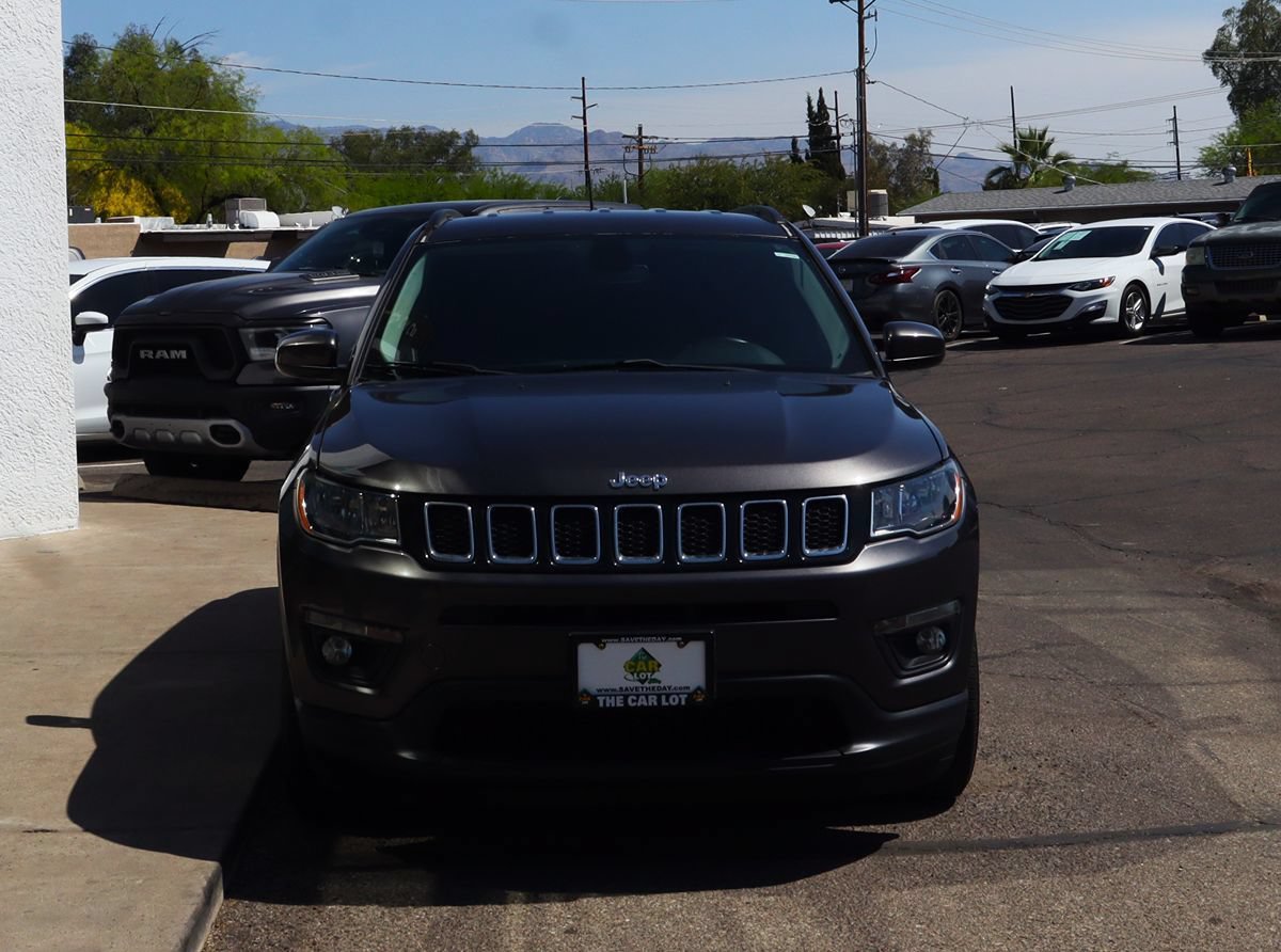 Used 2019 Jeep Compass Latitude FWD image 16