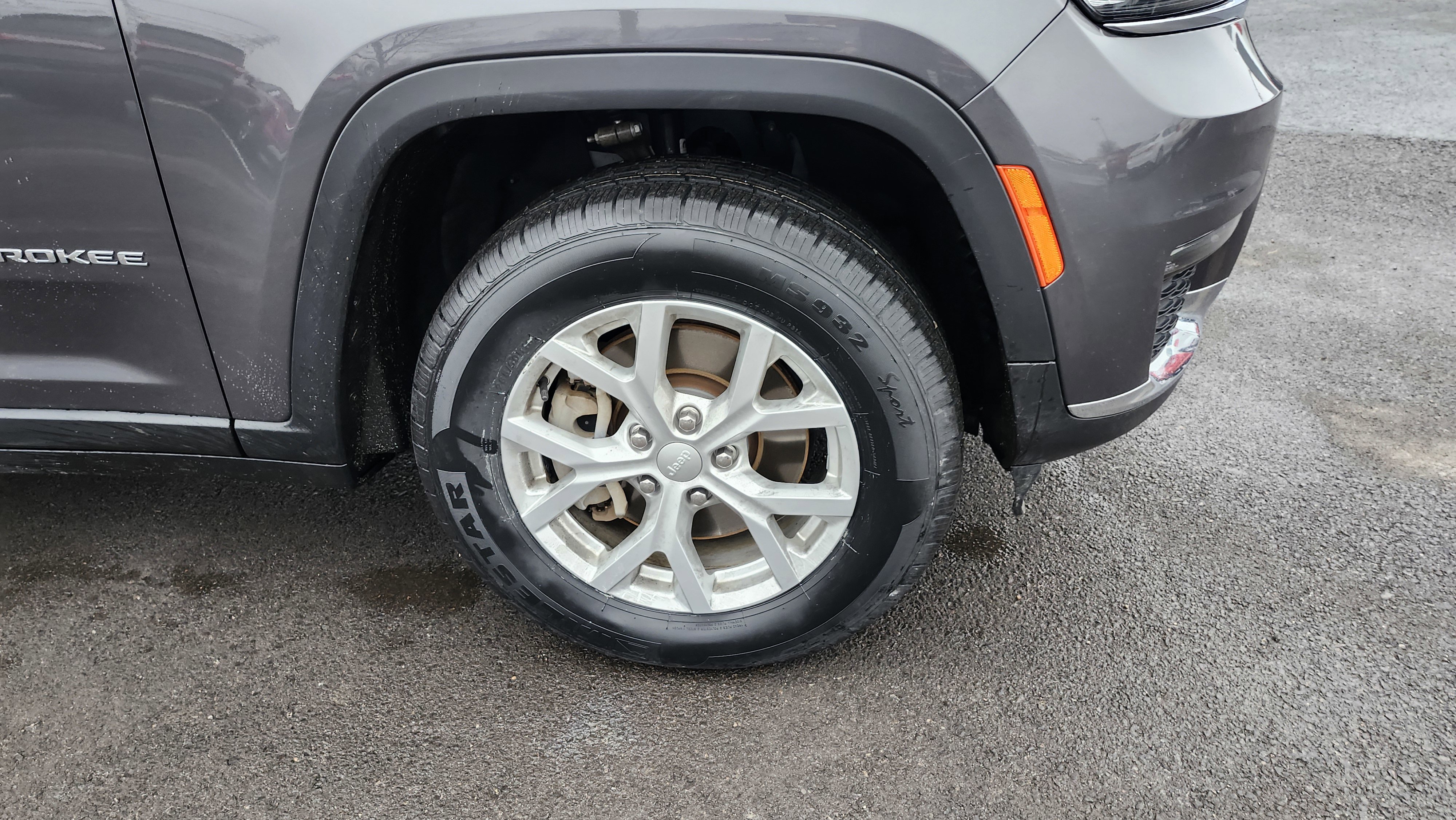 Used 2023 Jeep Grand Cherokee L Limited image 12