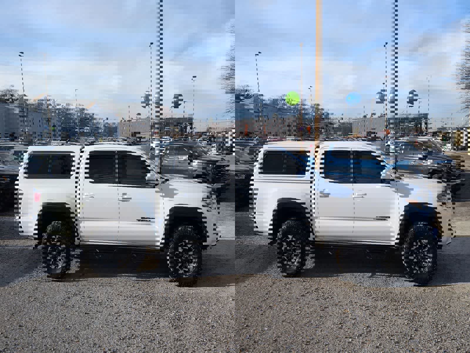 Used 2023 Toyota Tacoma TRD Off-Road image 9